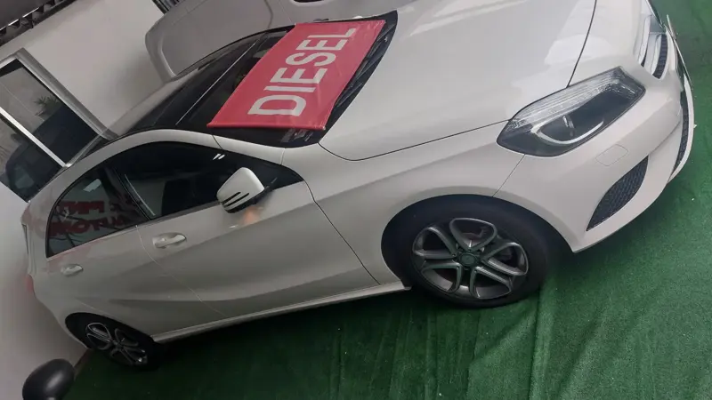 Mercedes-Benz 200